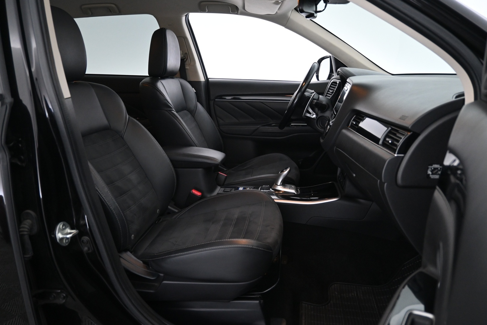 MITSUBISHI Outlander PHEV 2019