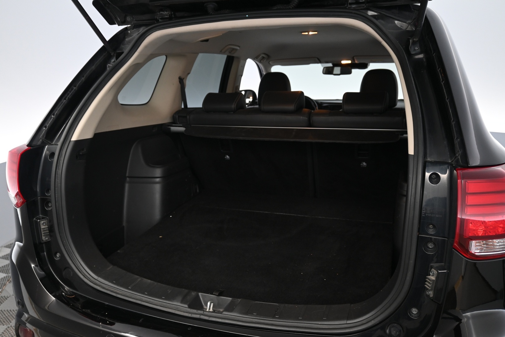 MITSUBISHI Outlander PHEV 2019