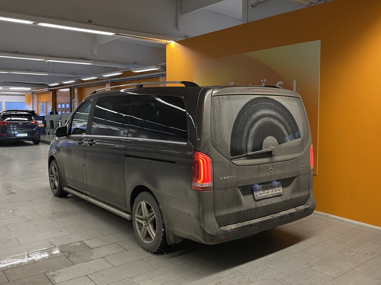 MERCEDES-BENZ V 2016