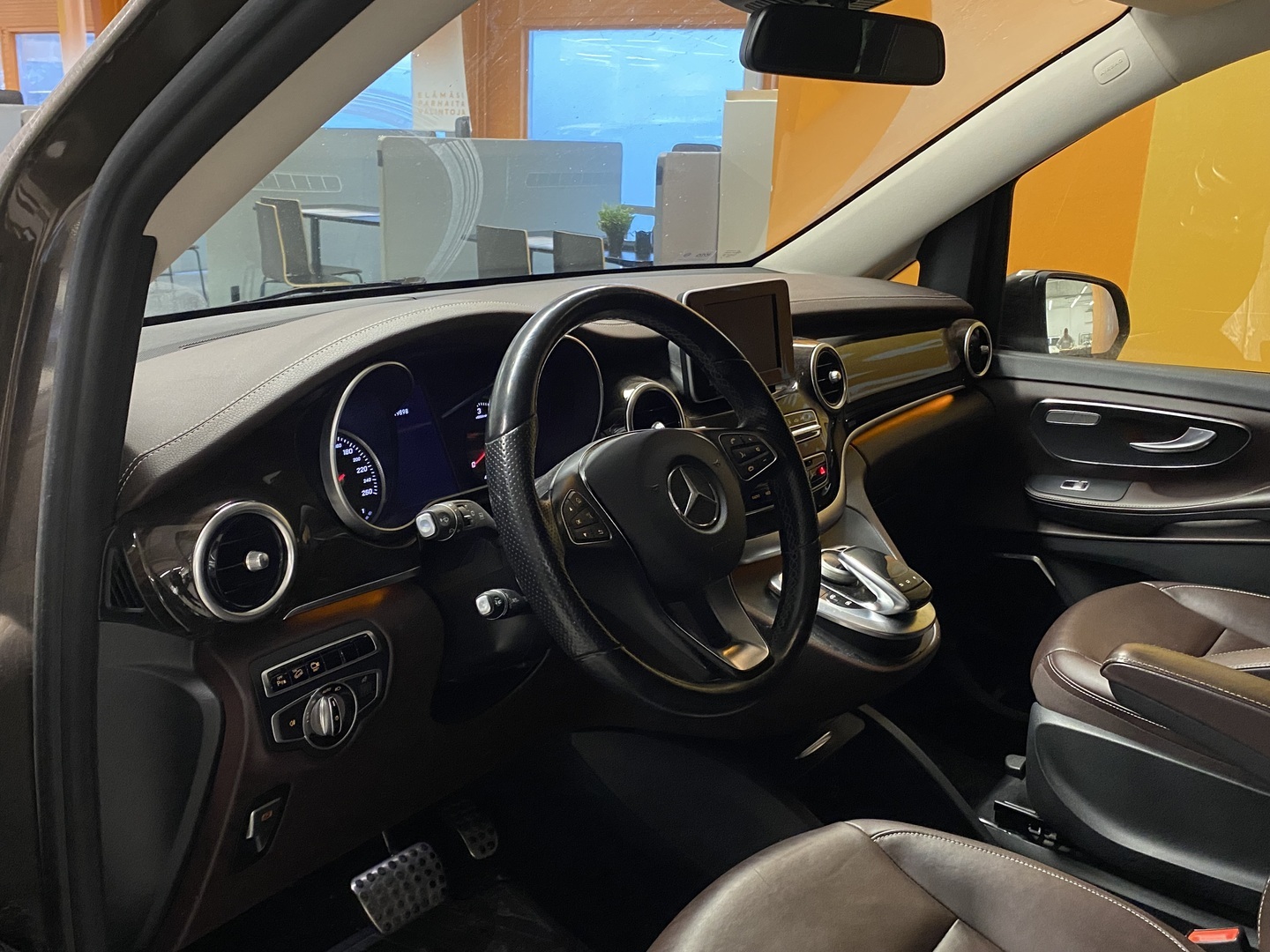 MERCEDES-BENZ V 2016