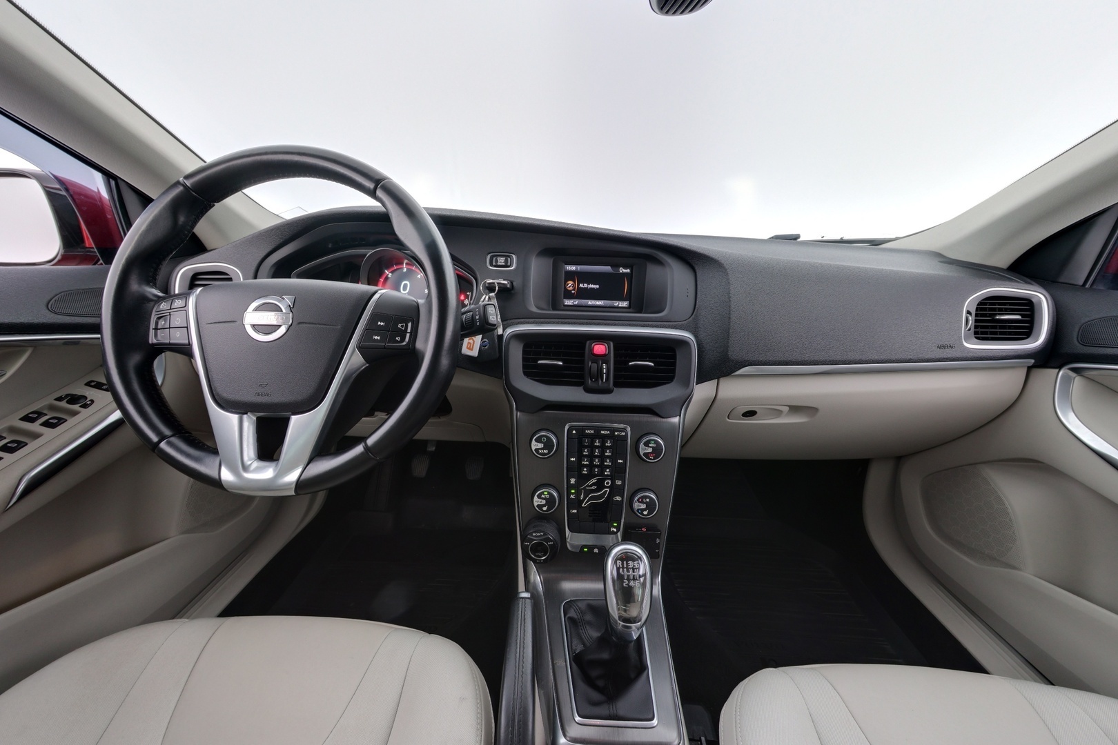 VOLVO V40 2013