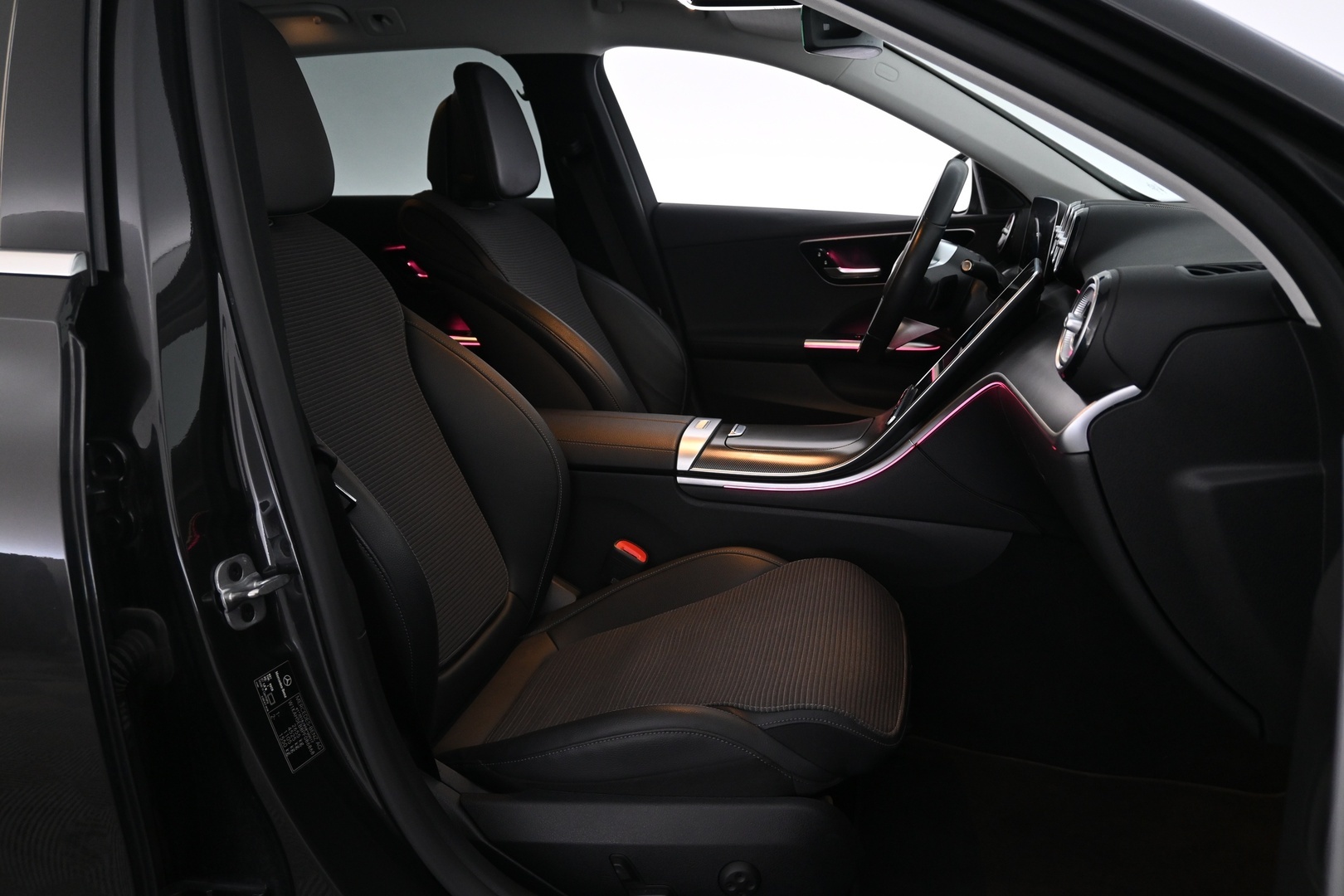 MERCEDES-BENZ C 2023