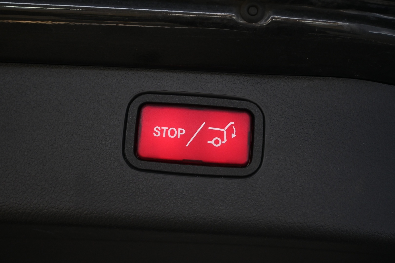 MERCEDES-BENZ C 2023