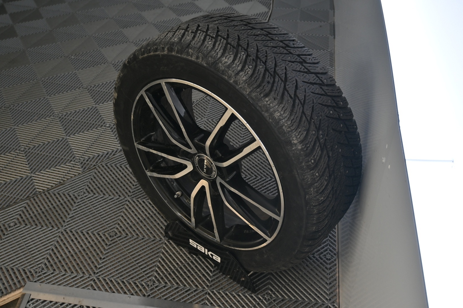 MERCEDES-BENZ C 2023