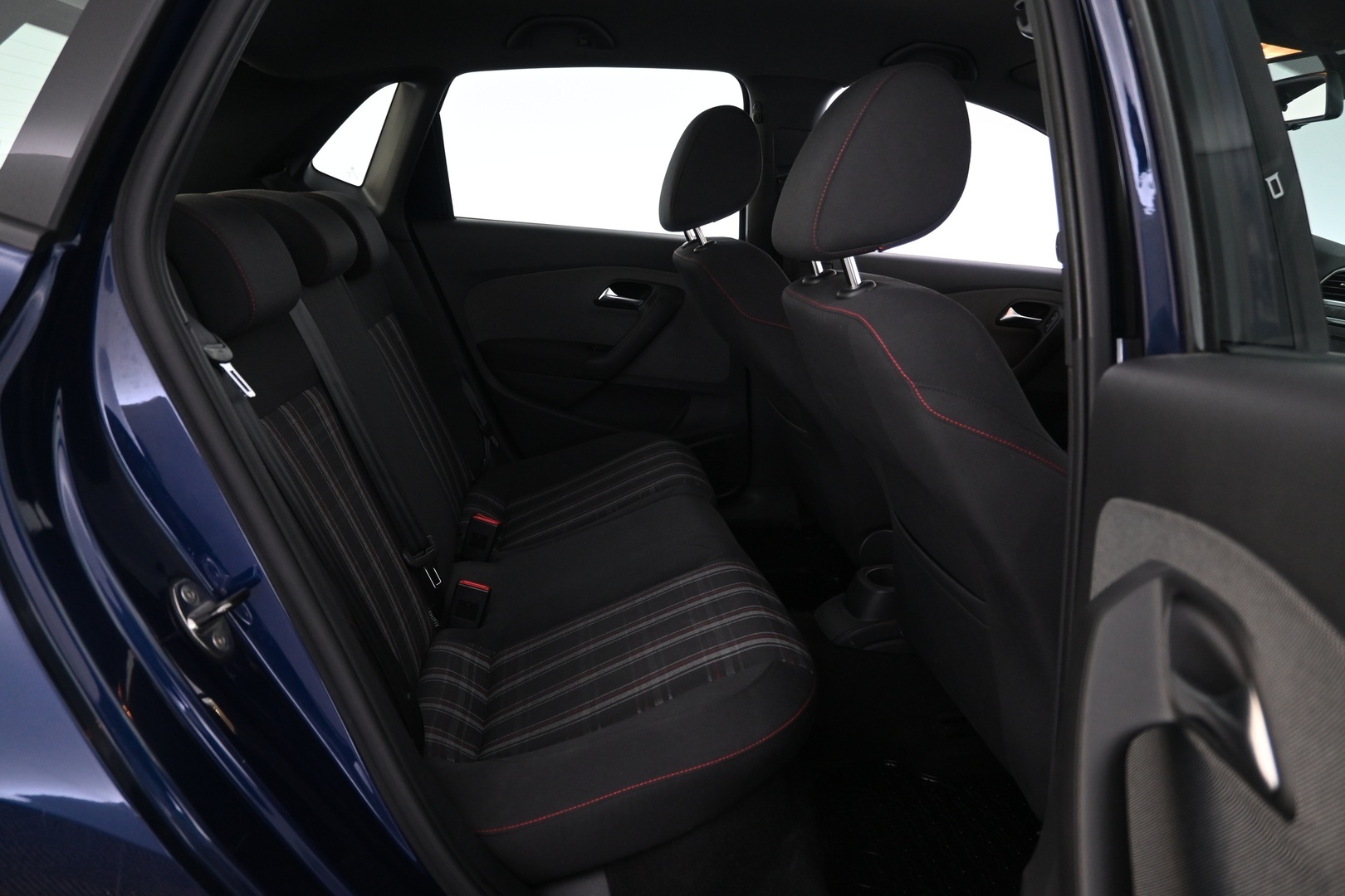 VOLKSWAGEN Polo 2012