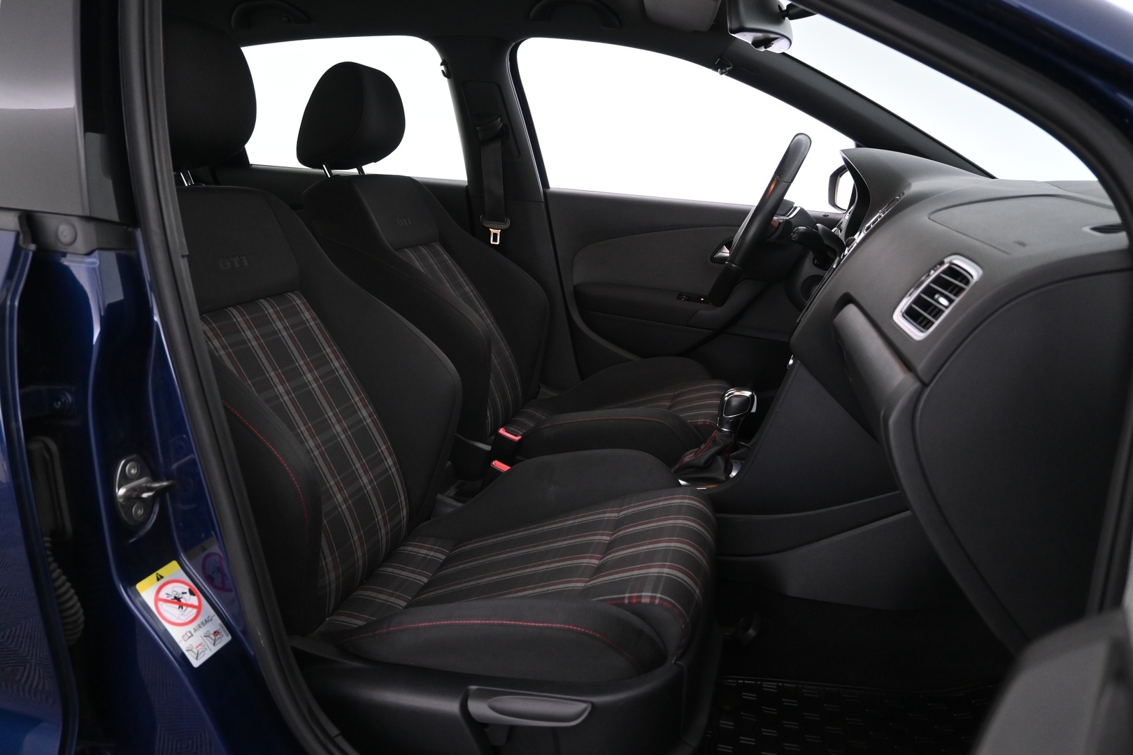 VOLKSWAGEN Polo 2012