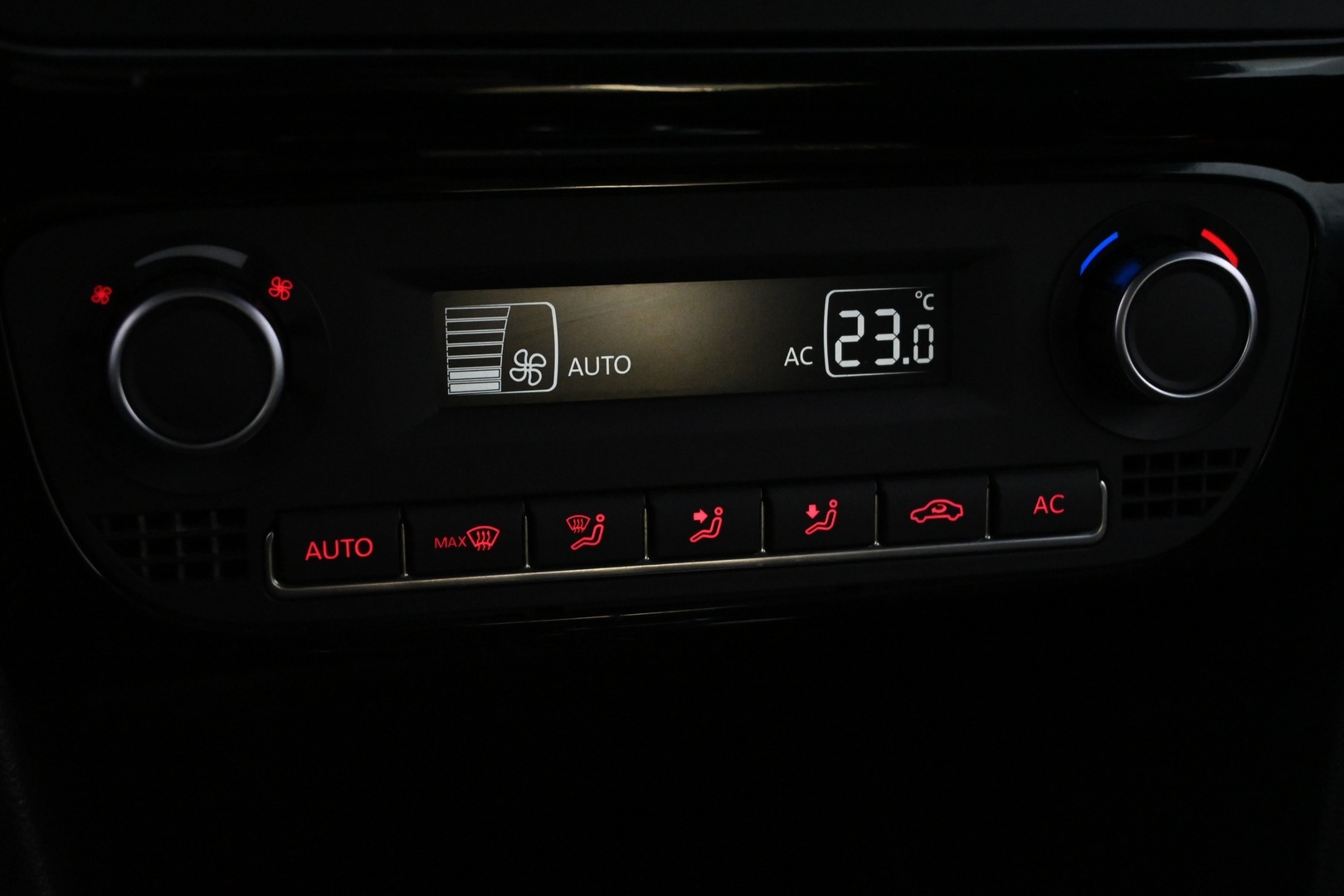 VOLKSWAGEN Polo 2012