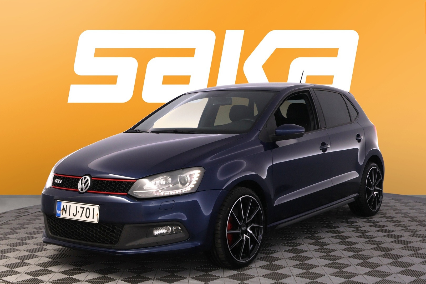 VOLKSWAGEN Polo 2012