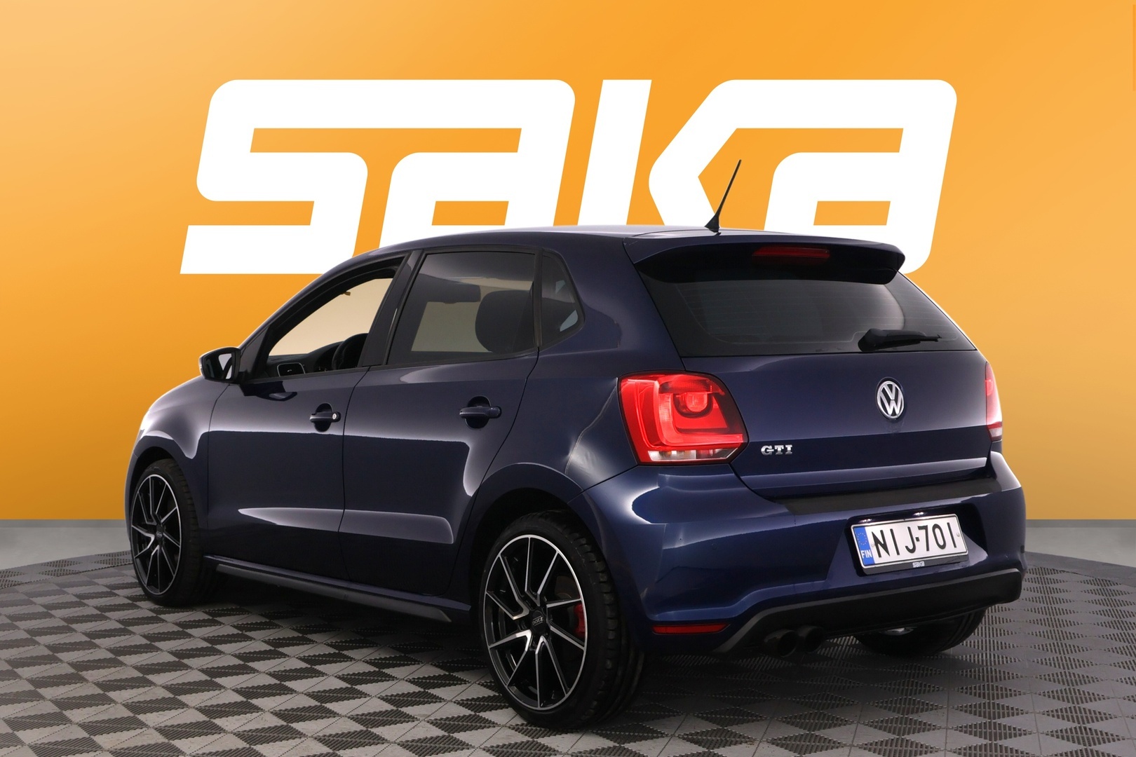 VOLKSWAGEN Polo 2012