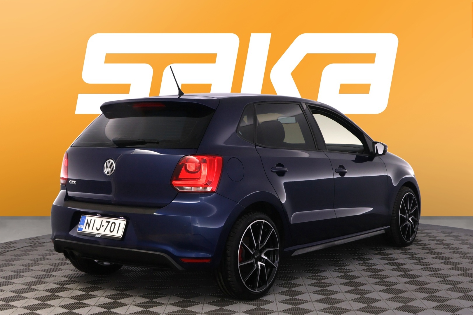 VOLKSWAGEN Polo 2012
