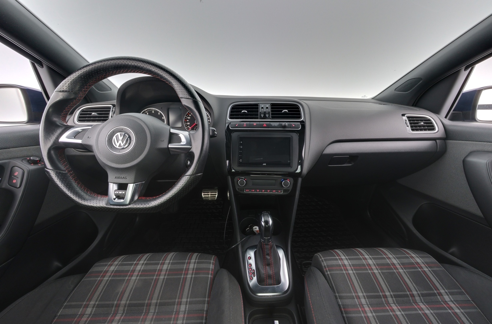 VOLKSWAGEN Polo 2012
