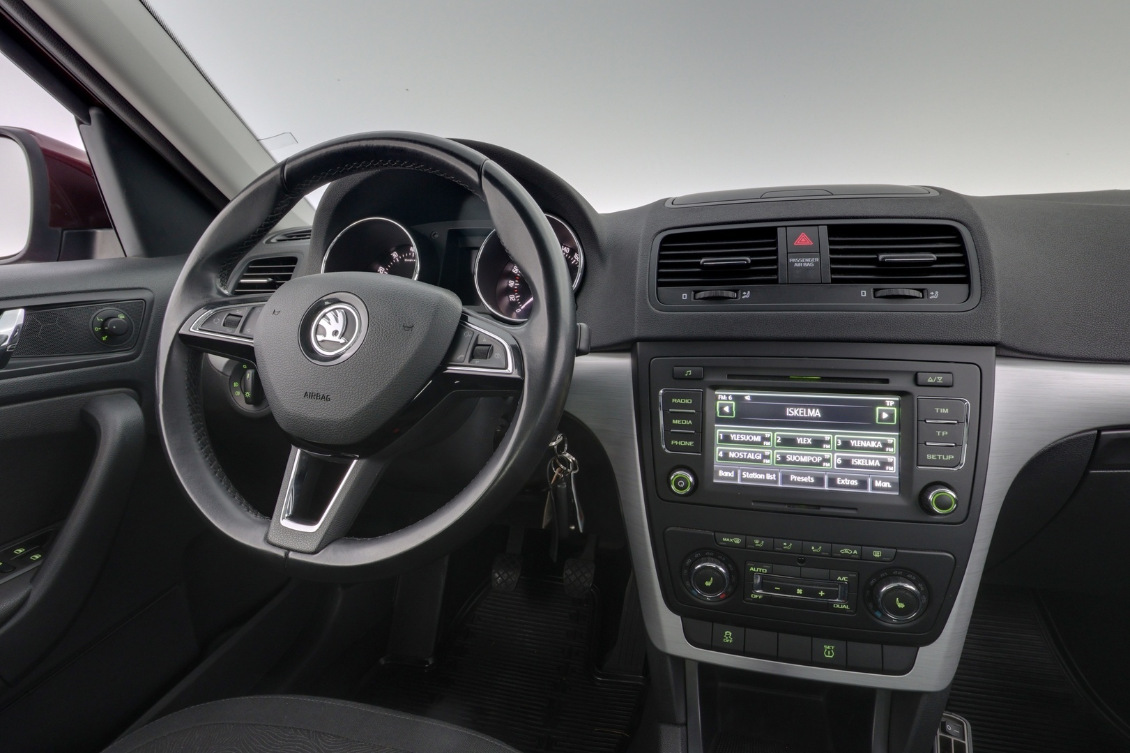 SKODA Yeti 2015