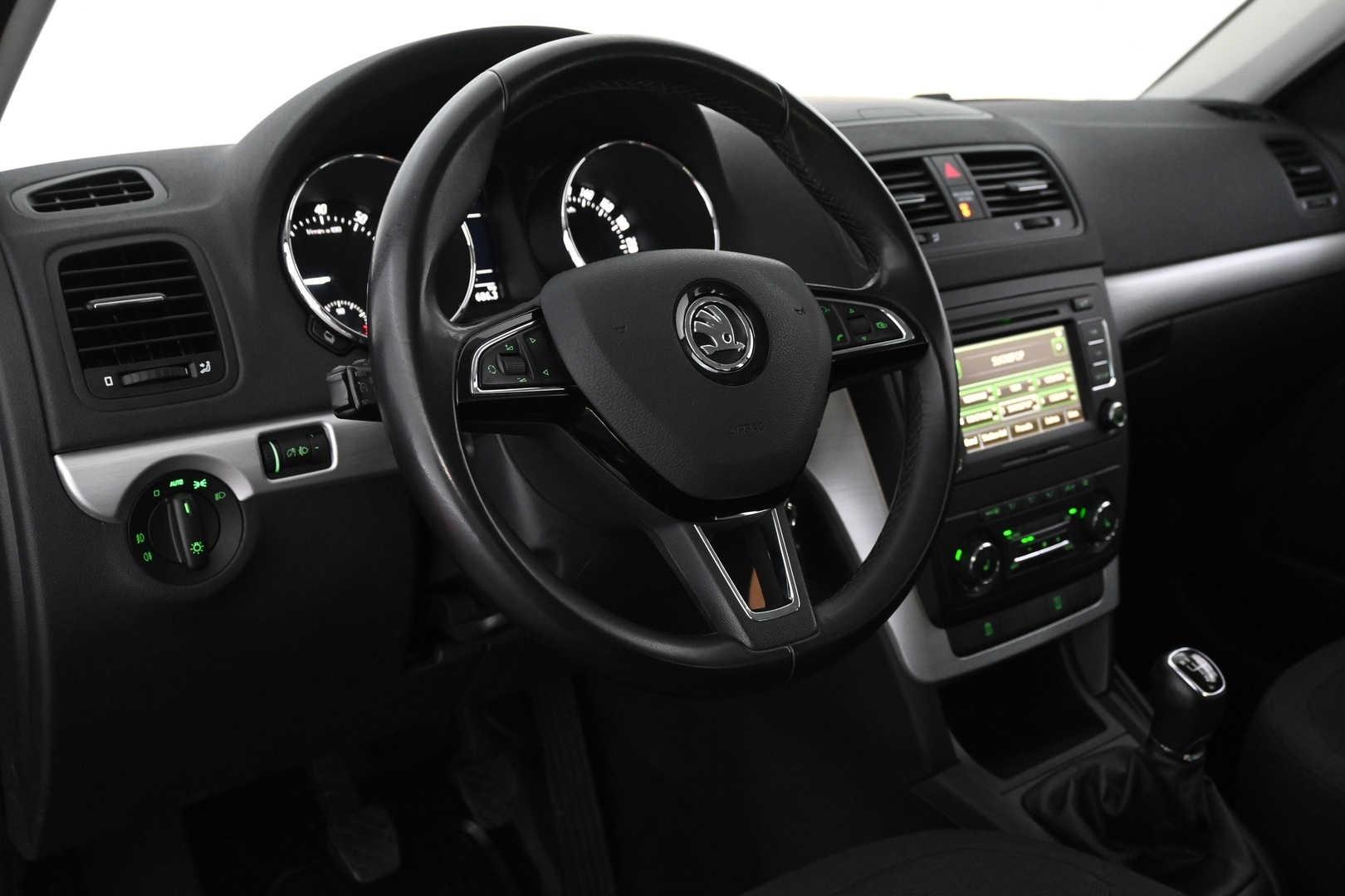 SKODA Yeti 2015