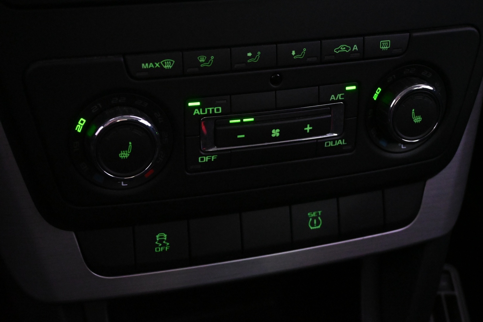 SKODA Yeti 2015
