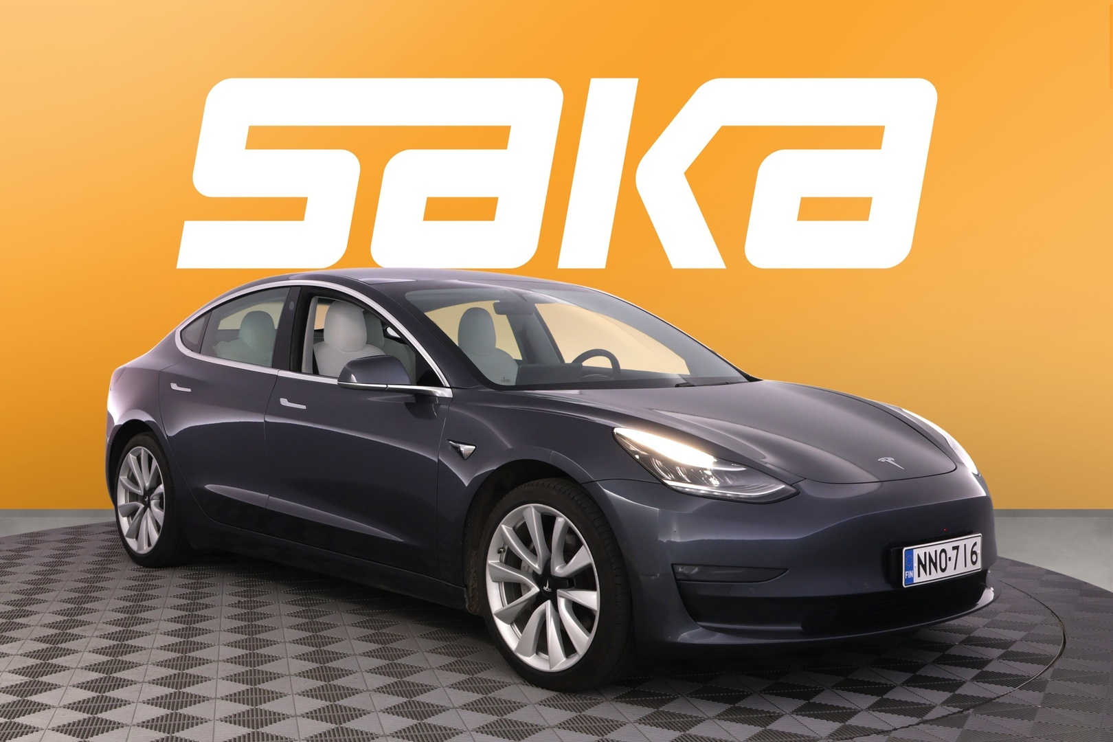 TESLA Model 3 2020