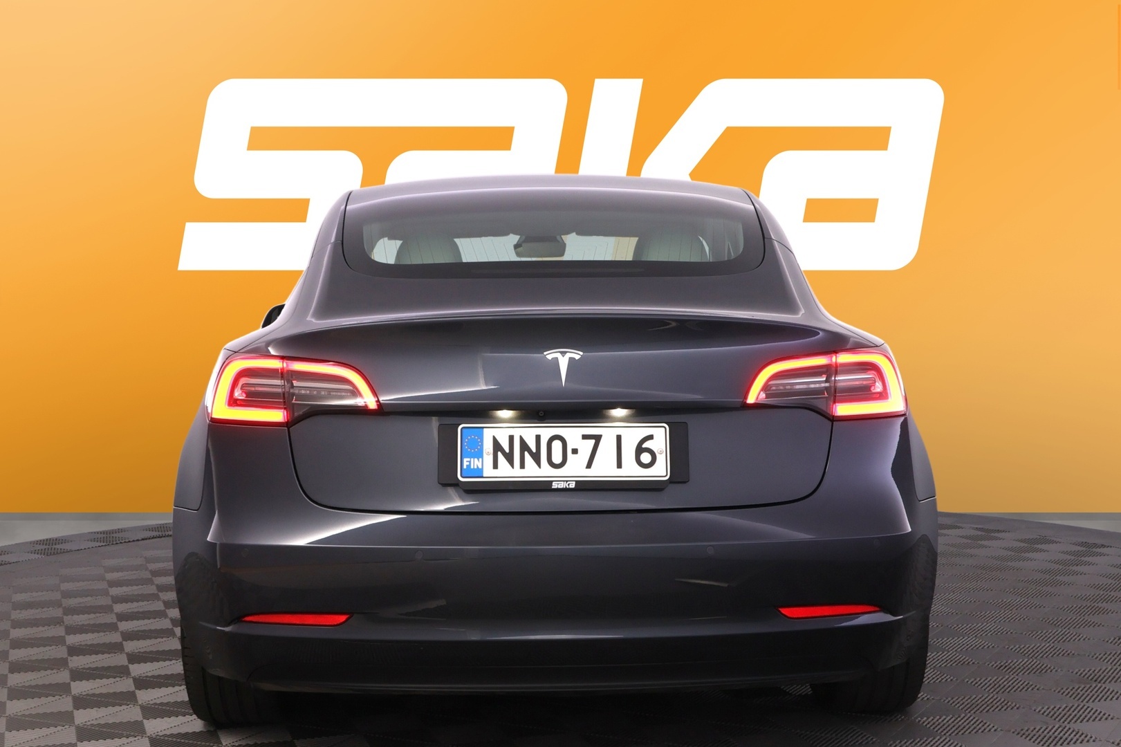 TESLA Model 3 2020