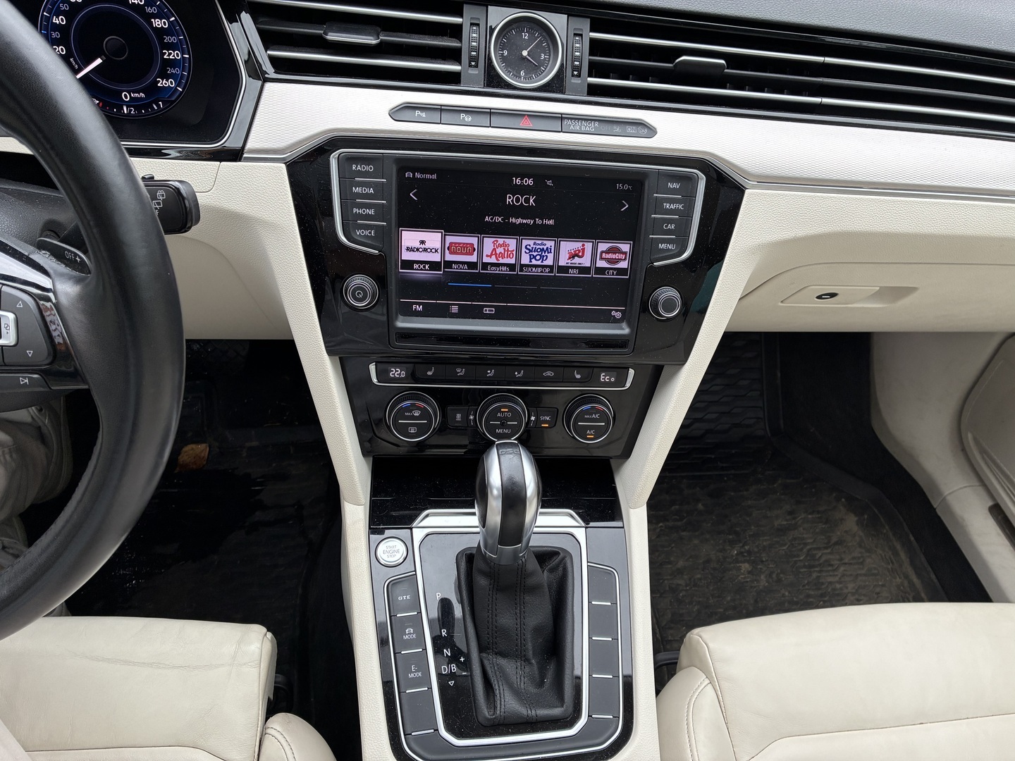 VOLKSWAGEN Passat 2017