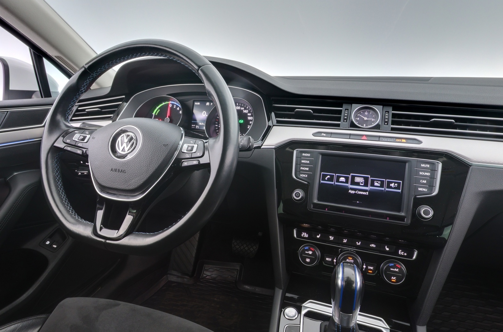 VOLKSWAGEN Passat 2017