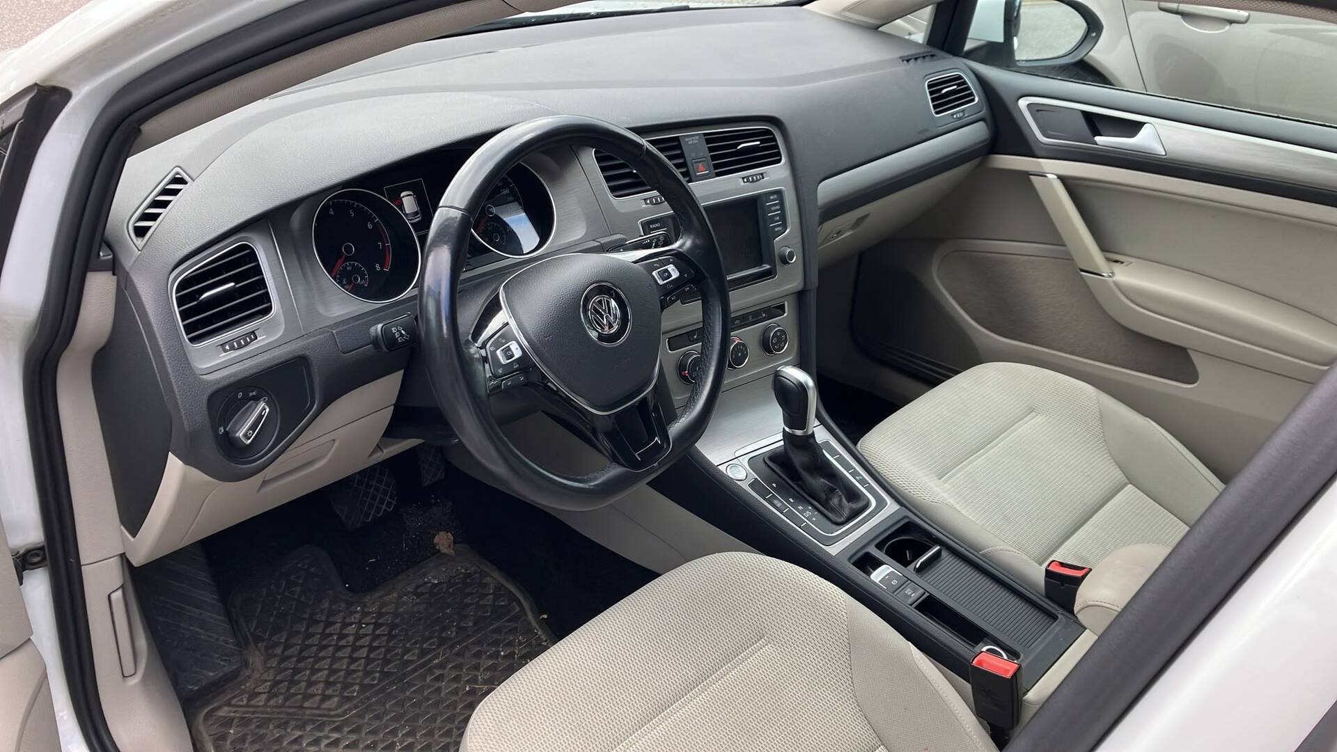 VOLKSWAGEN Golf 2015