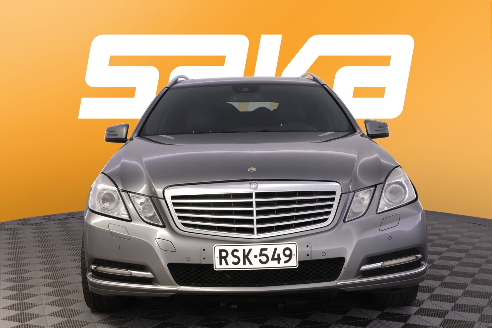 MERCEDES-BENZ E 2010