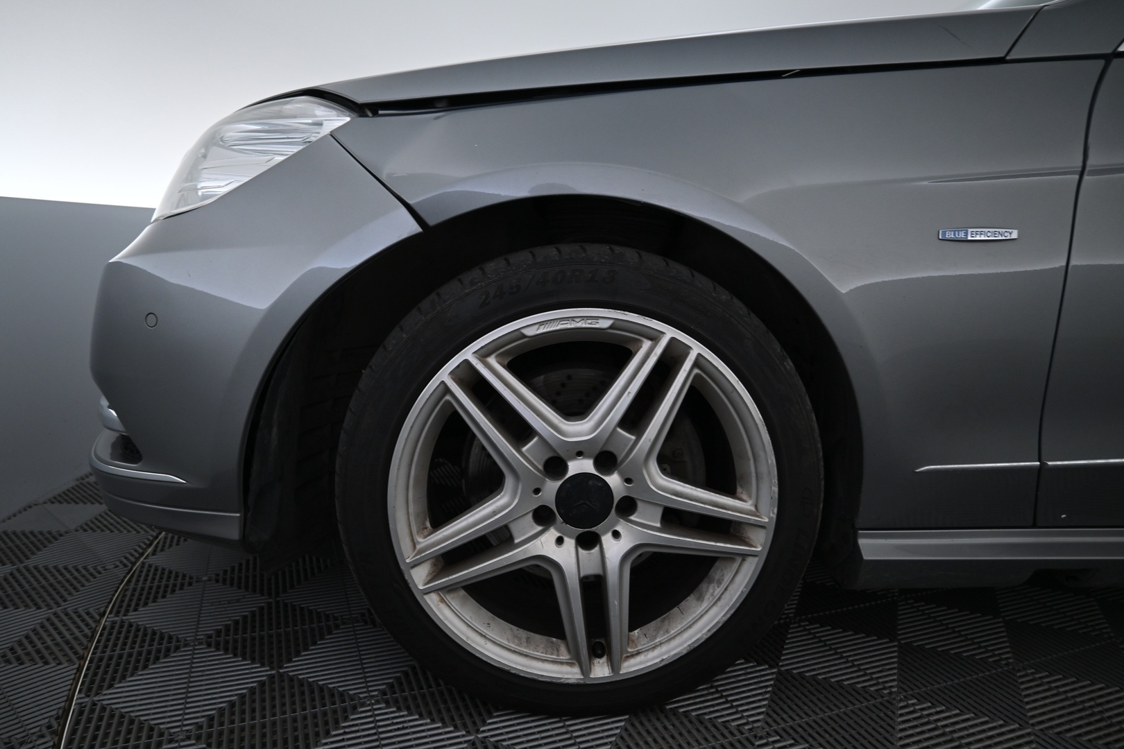 MERCEDES-BENZ E 2010