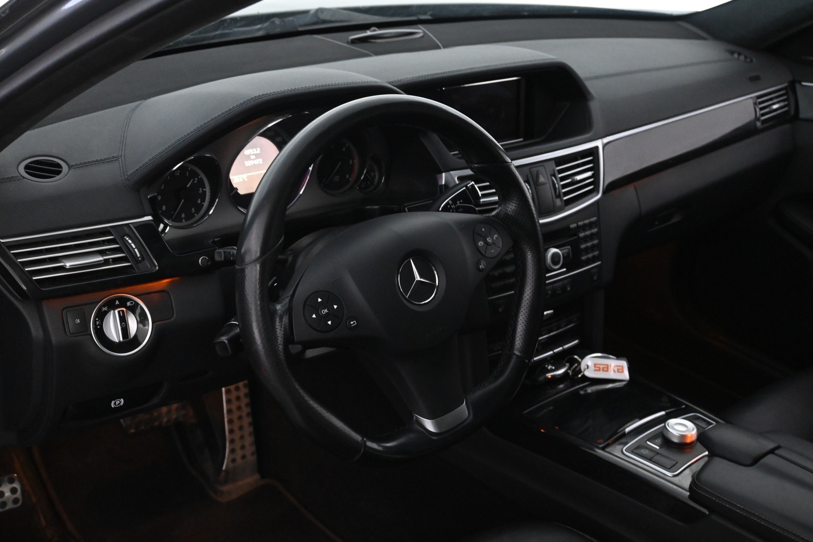 MERCEDES-BENZ E 2010