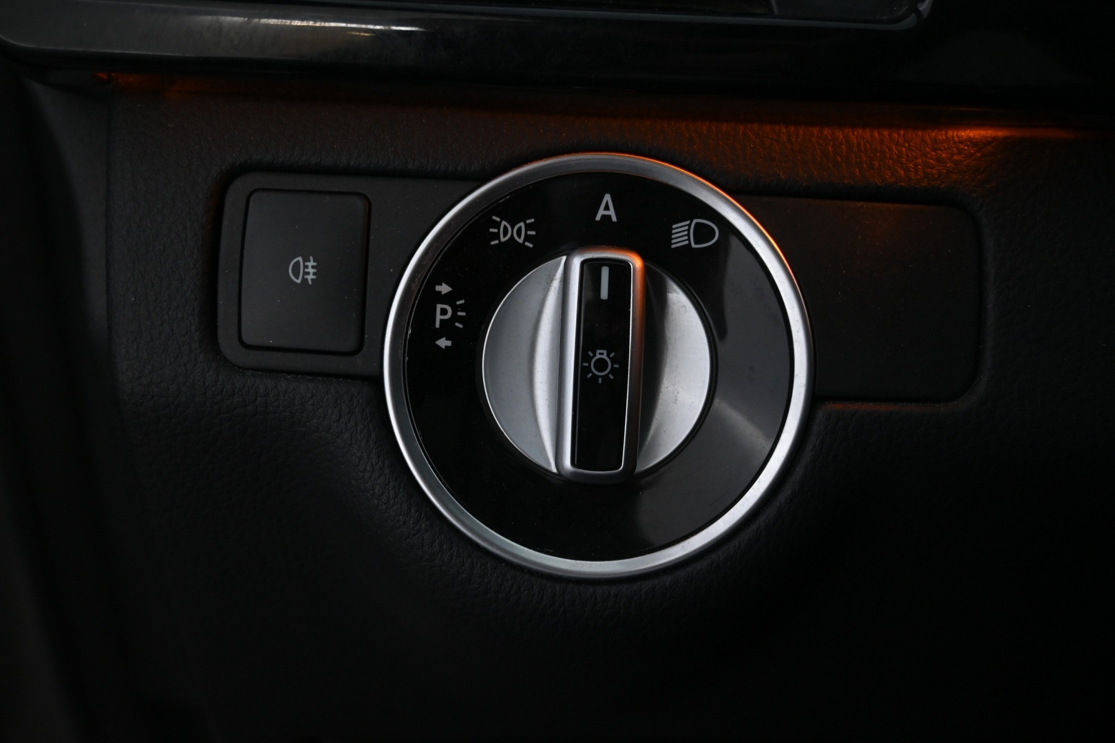 MERCEDES-BENZ E 2010