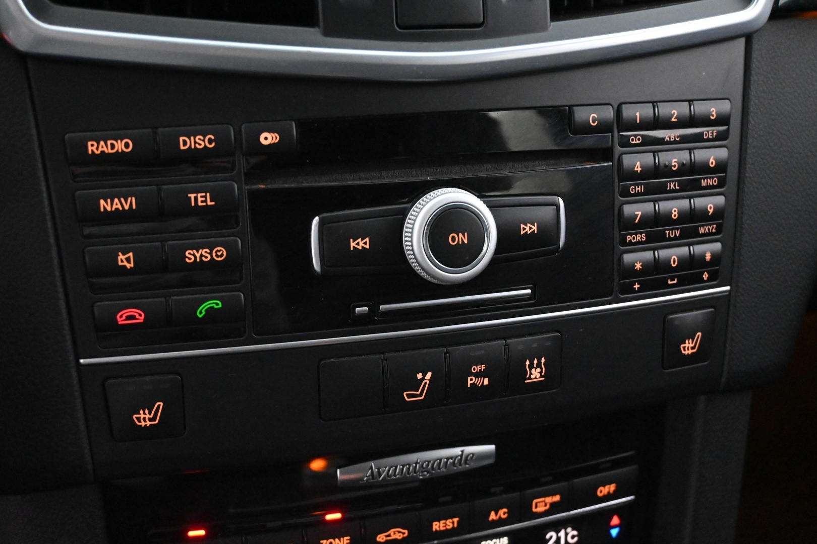 MERCEDES-BENZ E 2010