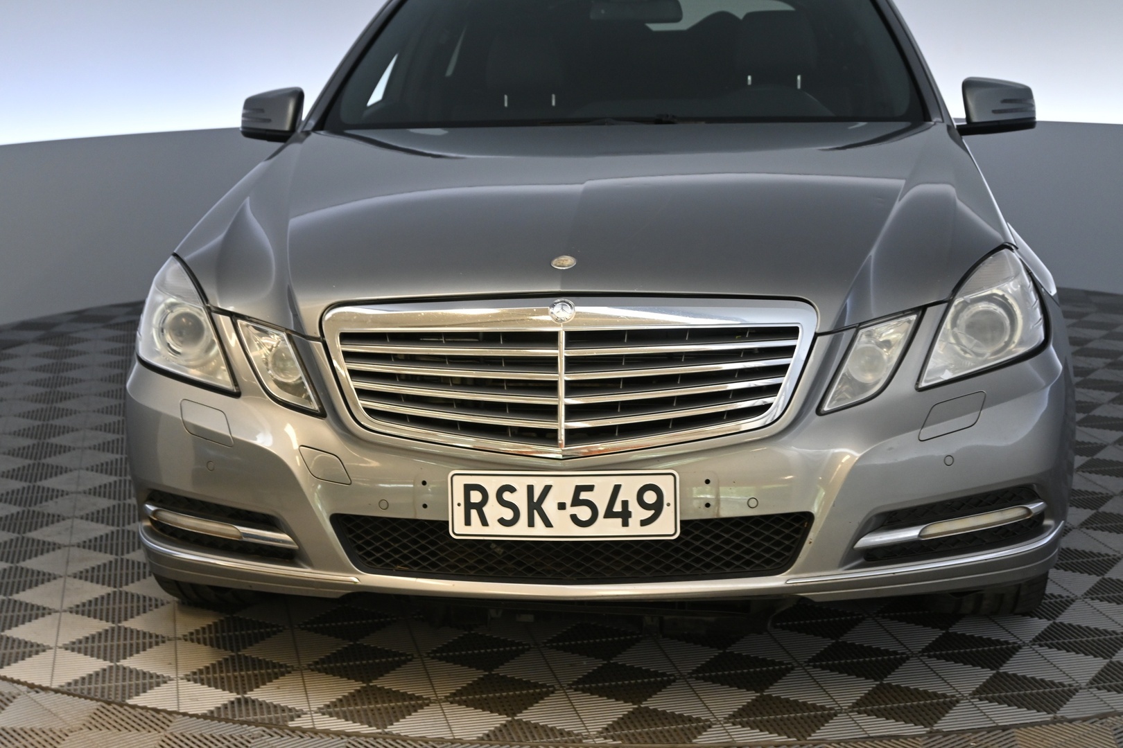 MERCEDES-BENZ E 2010