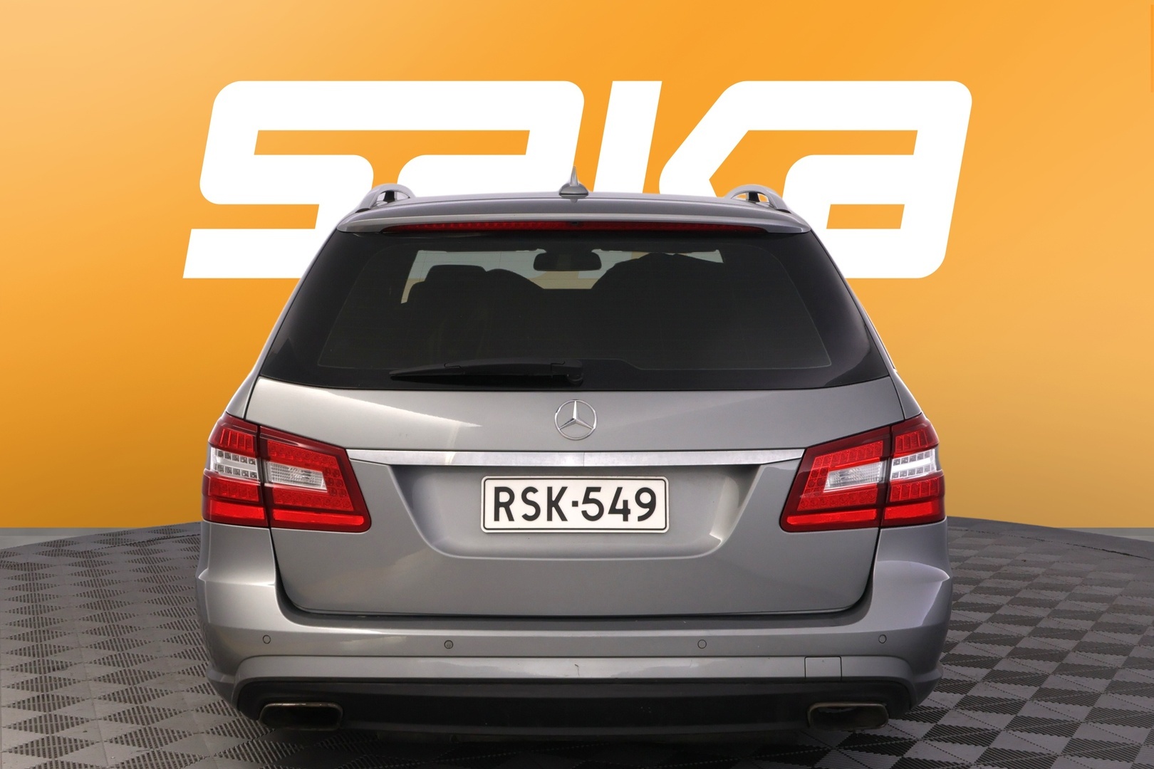 MERCEDES-BENZ E 2010