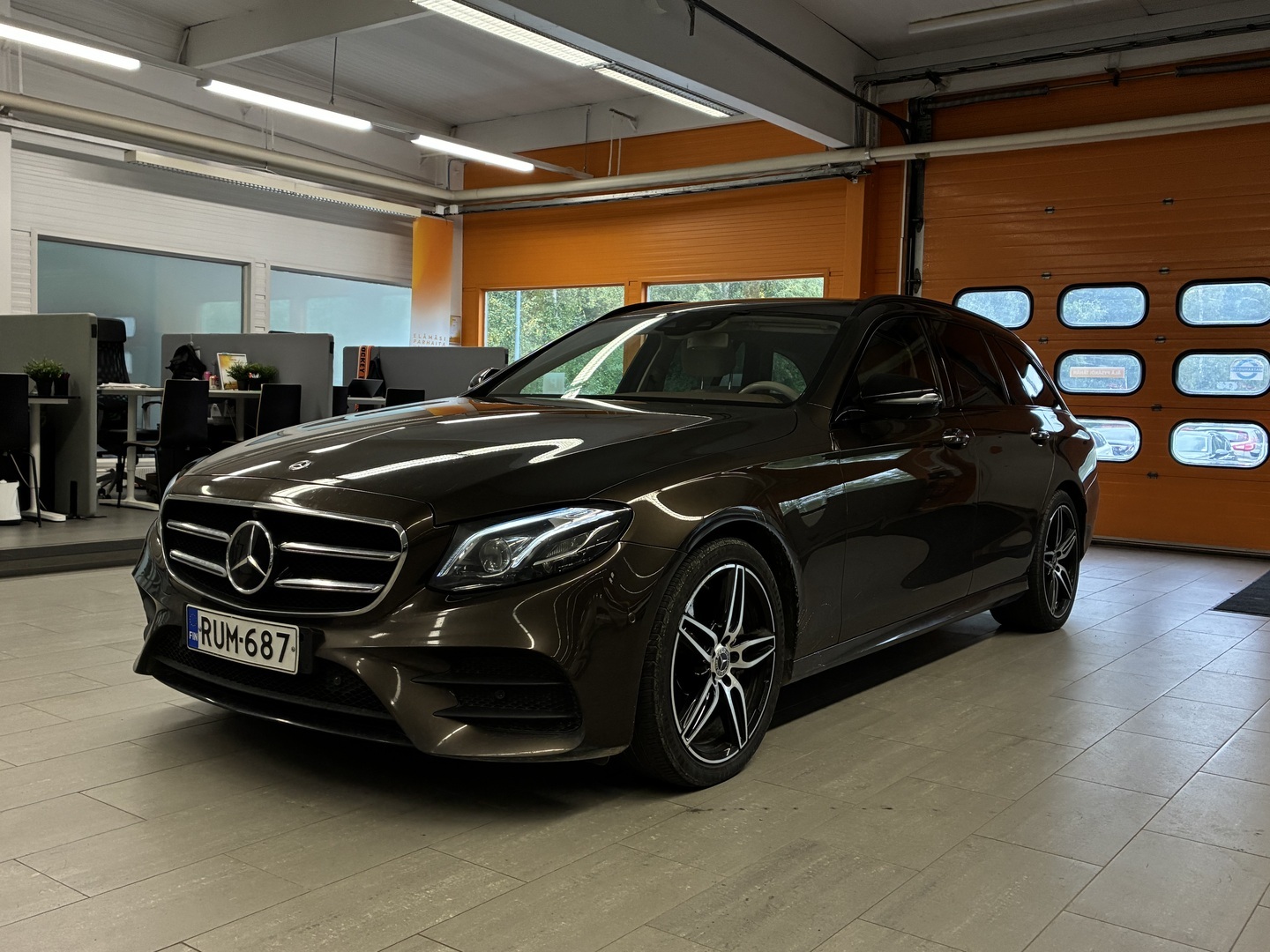 MERCEDES-BENZ E 2018