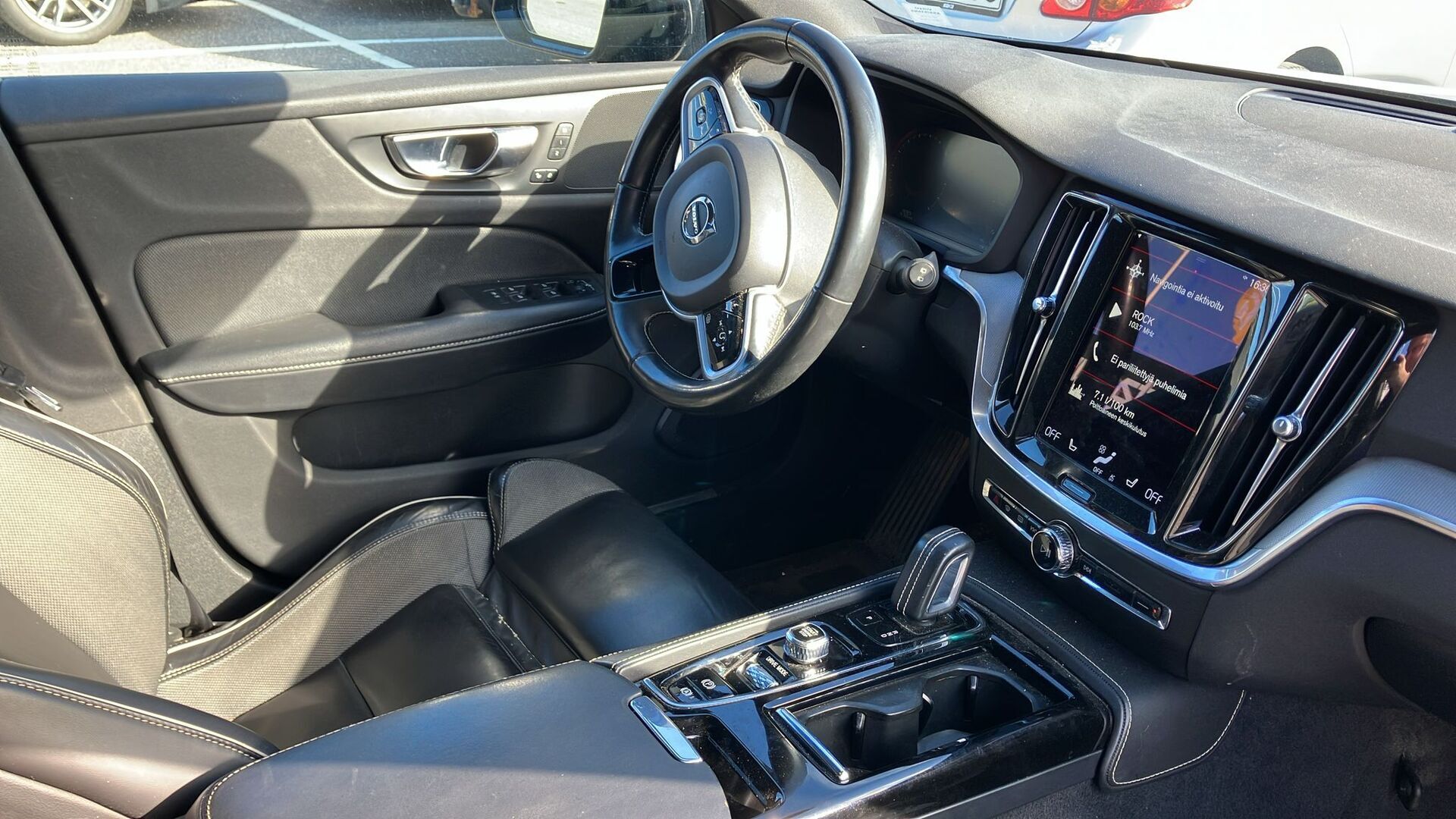VOLVO V60 2021