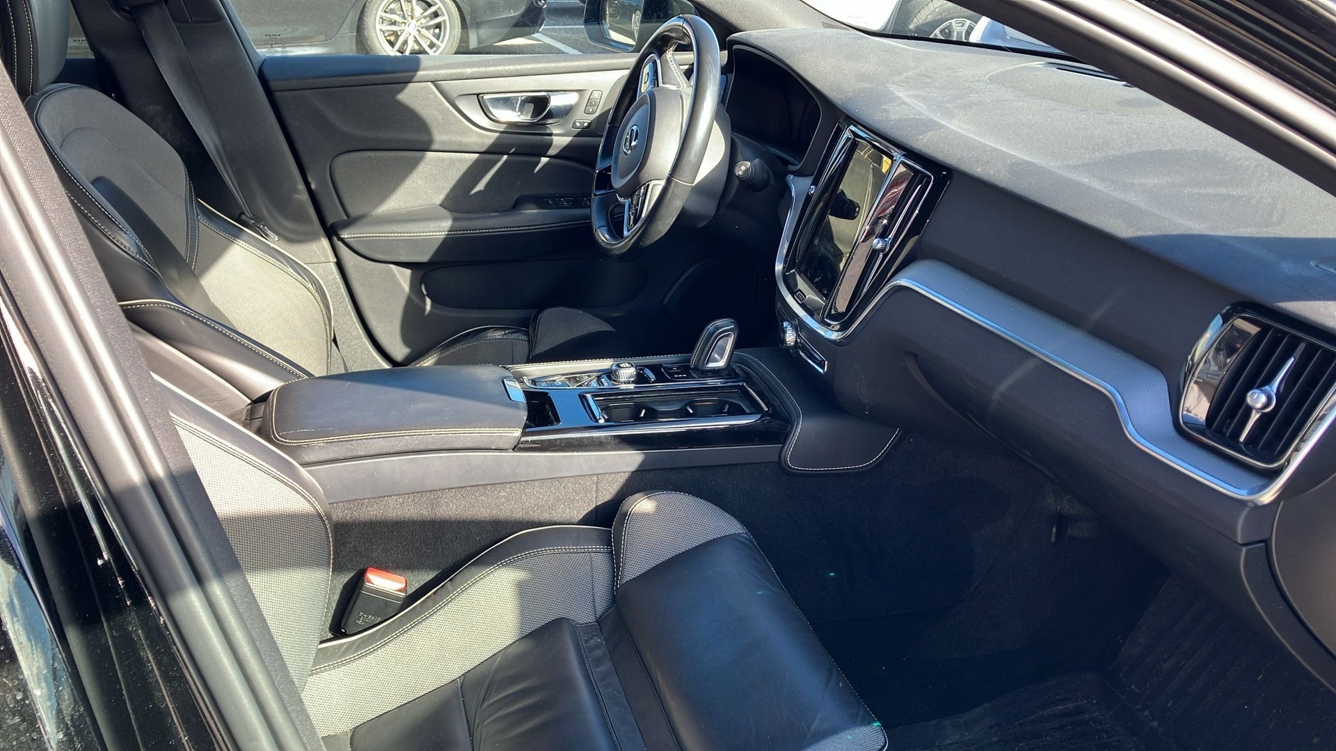 VOLVO V60 2021