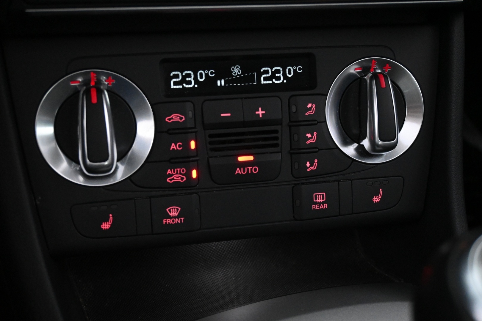 AUDI Q3 2012