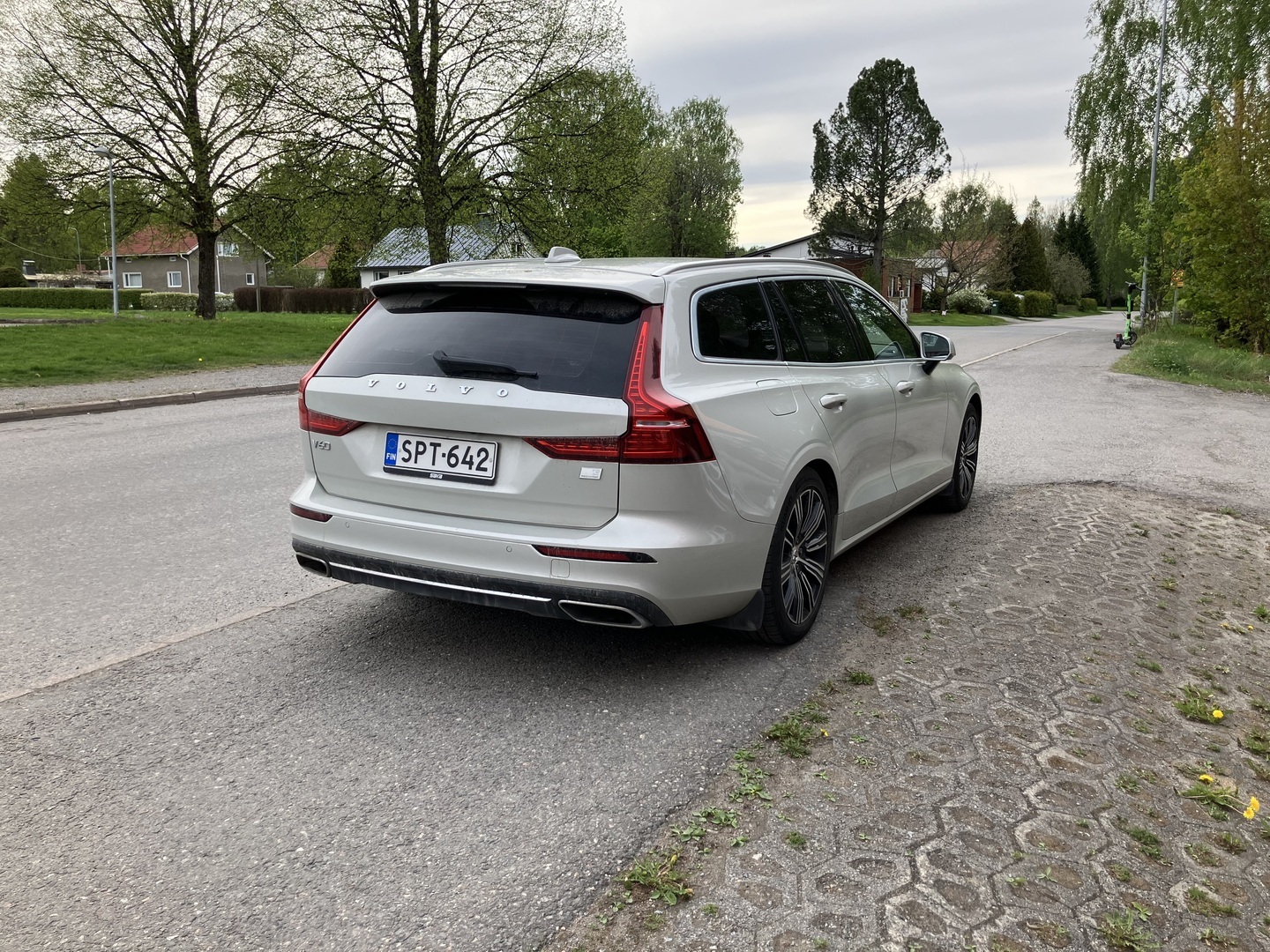 VOLVO V60 2021