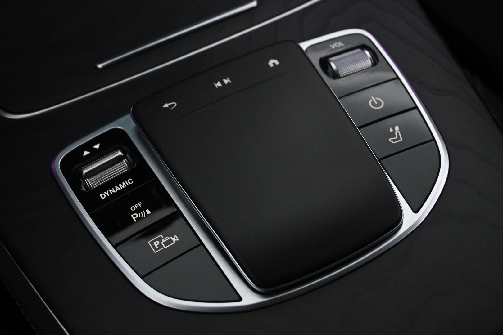 MERCEDES-BENZ E 2021
