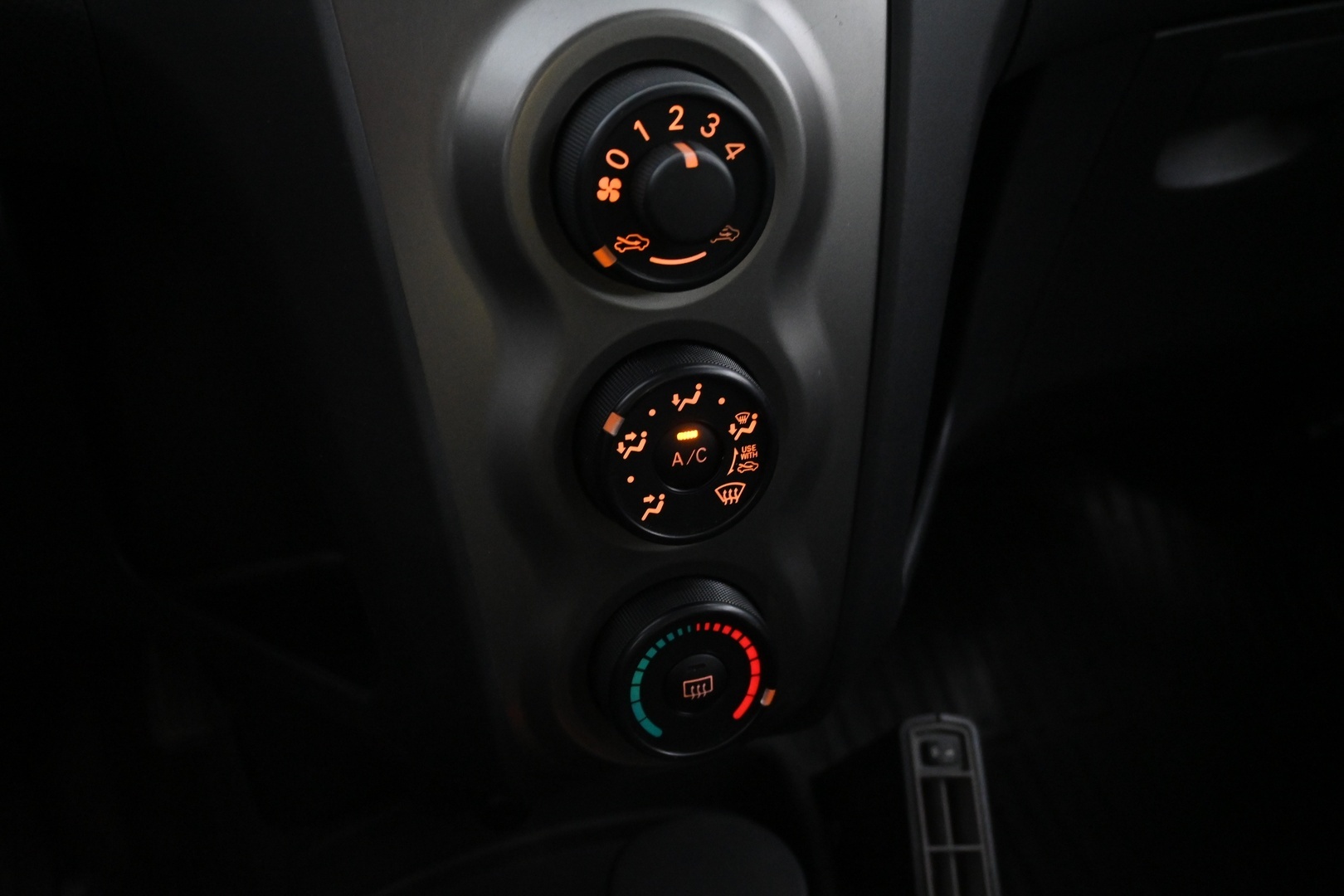 TOYOTA Yaris 2010