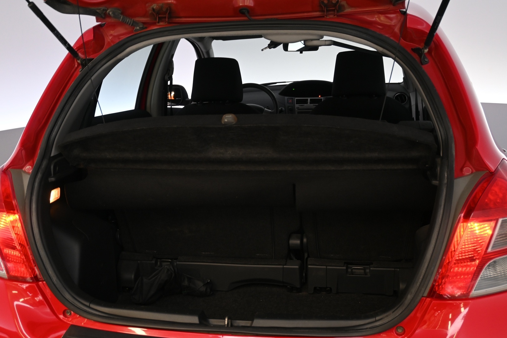 TOYOTA Yaris 2010