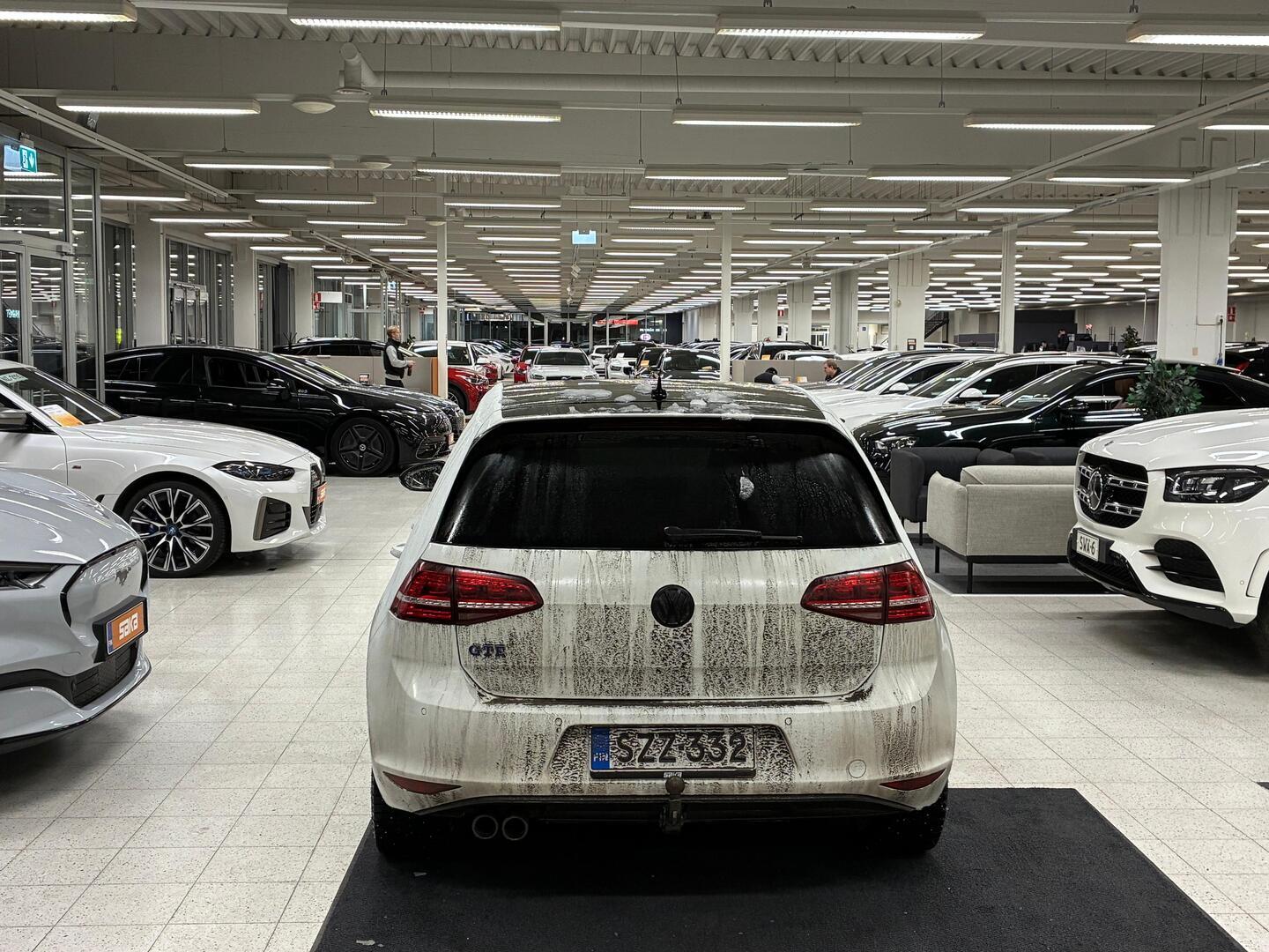 VOLKSWAGEN Golf 2015