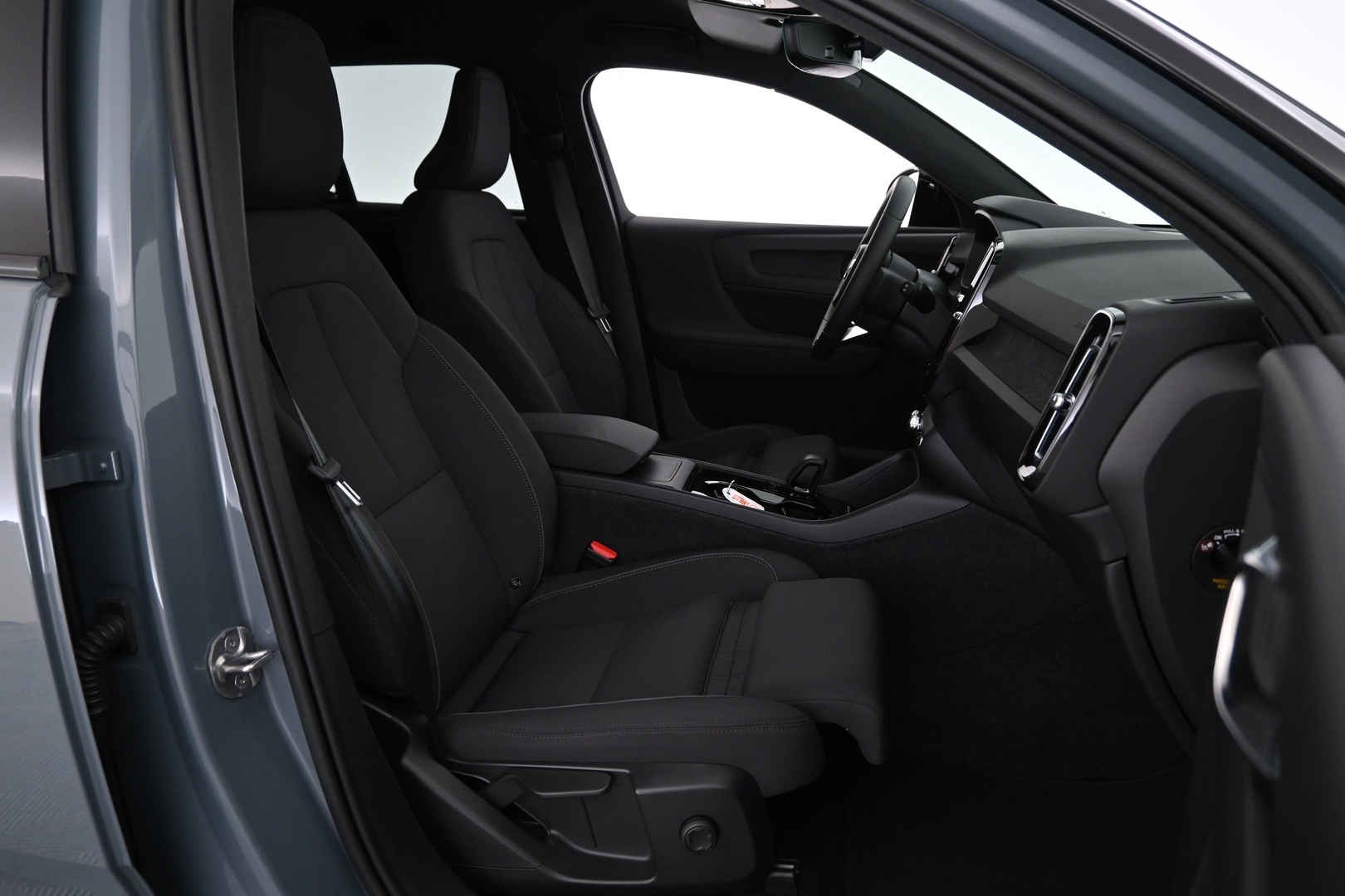 VOLVO XC40 2023