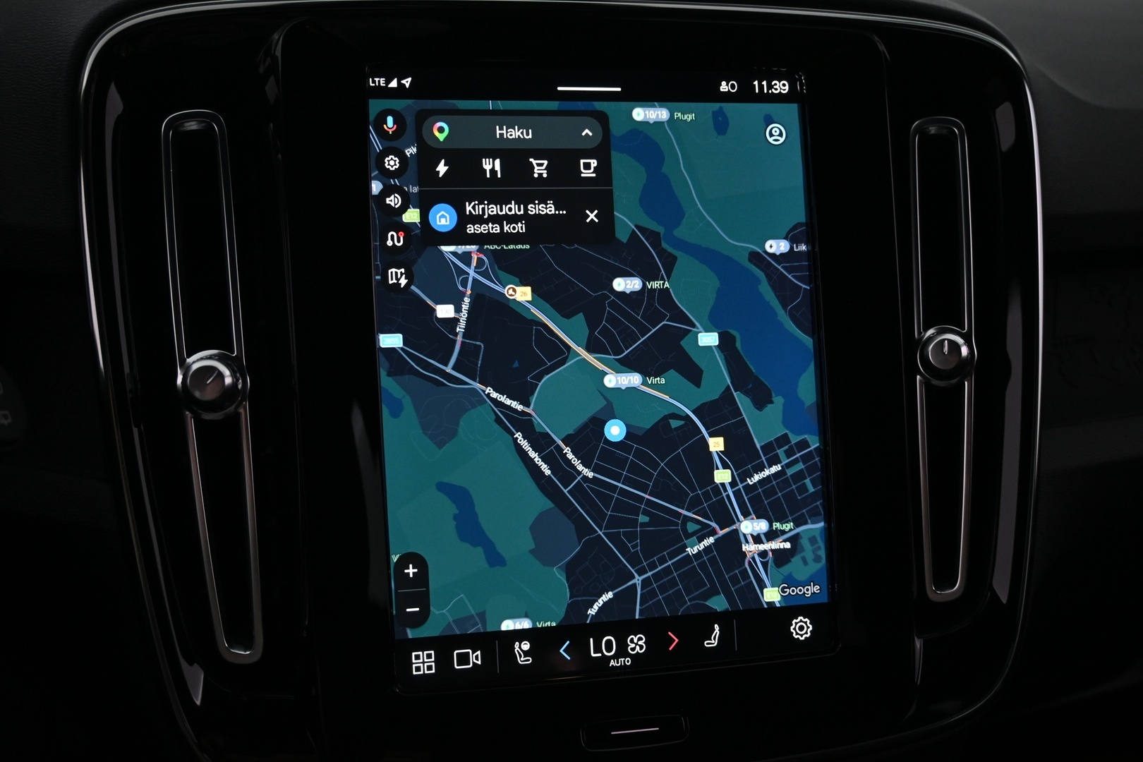 VOLVO XC40 2023