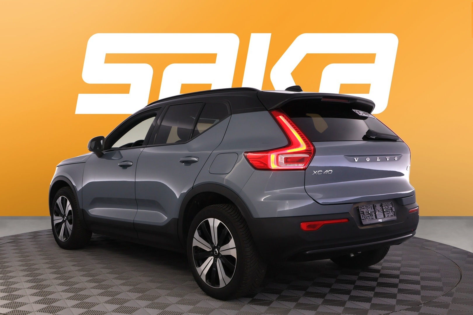 VOLVO XC40 2023
