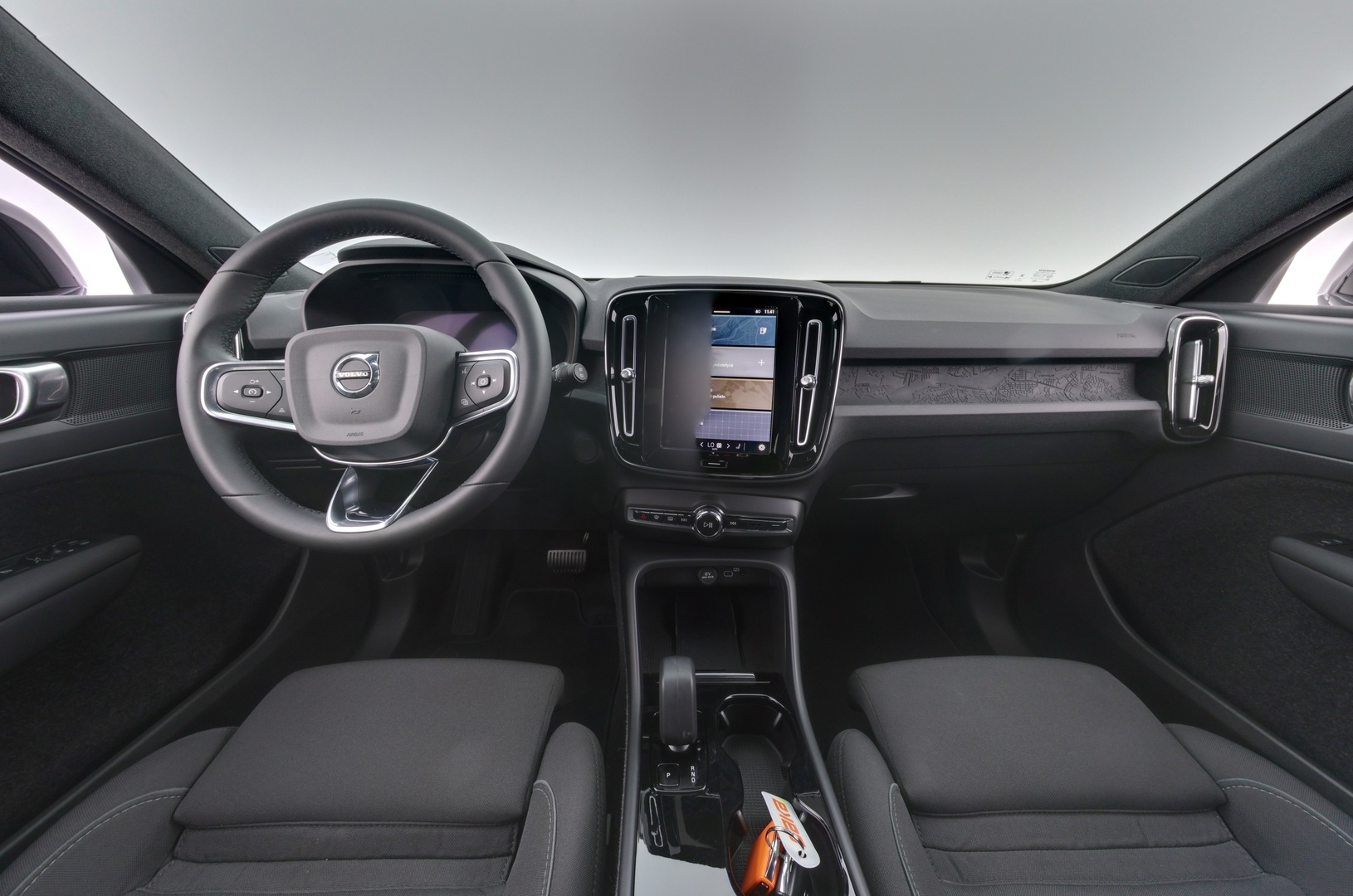 VOLVO XC40 2023