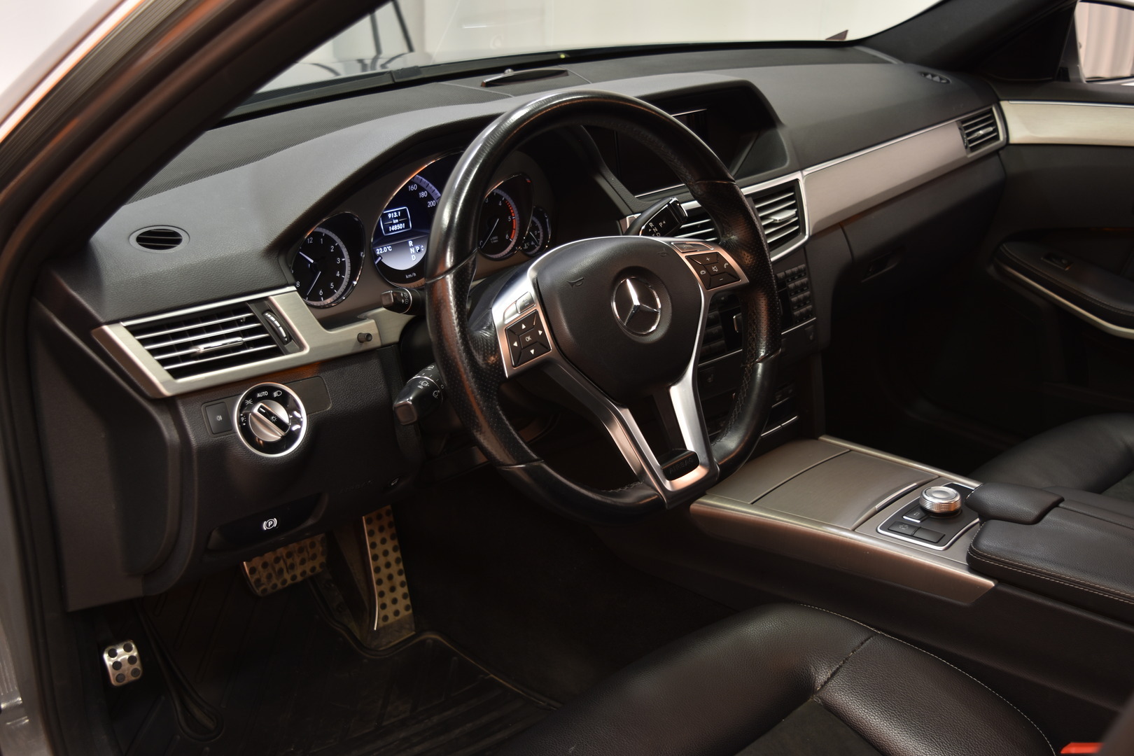 MERCEDES-BENZ E 2012