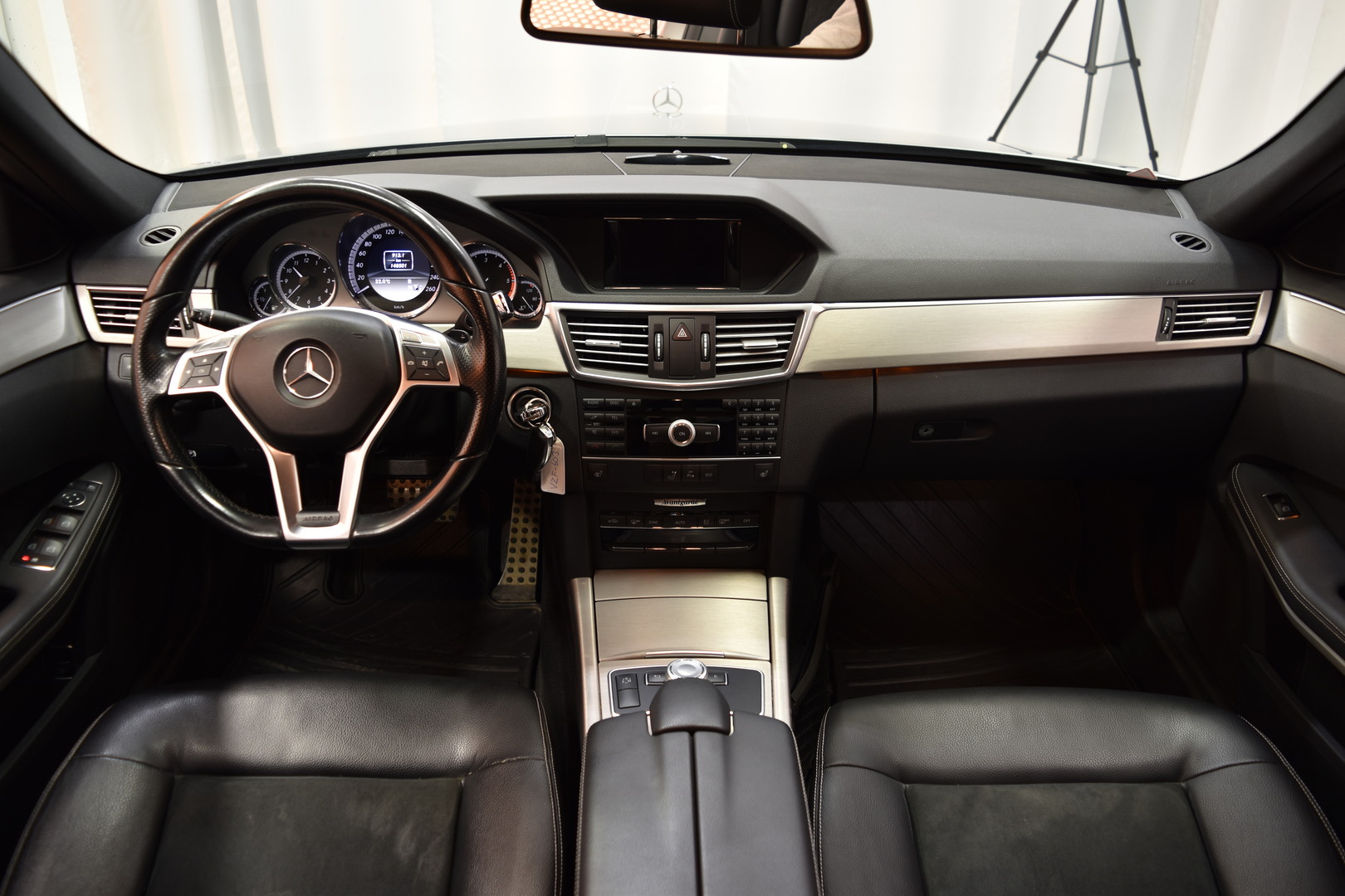 MERCEDES-BENZ E 2012