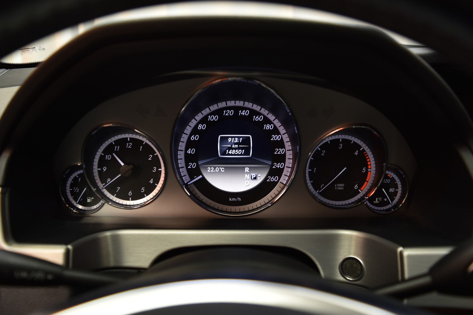MERCEDES-BENZ E 2012