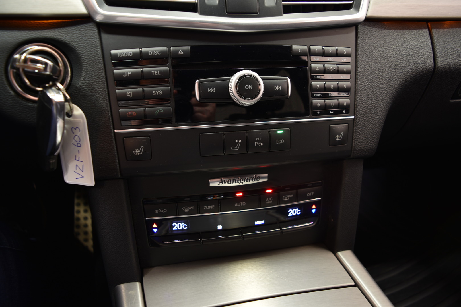 MERCEDES-BENZ E 2012