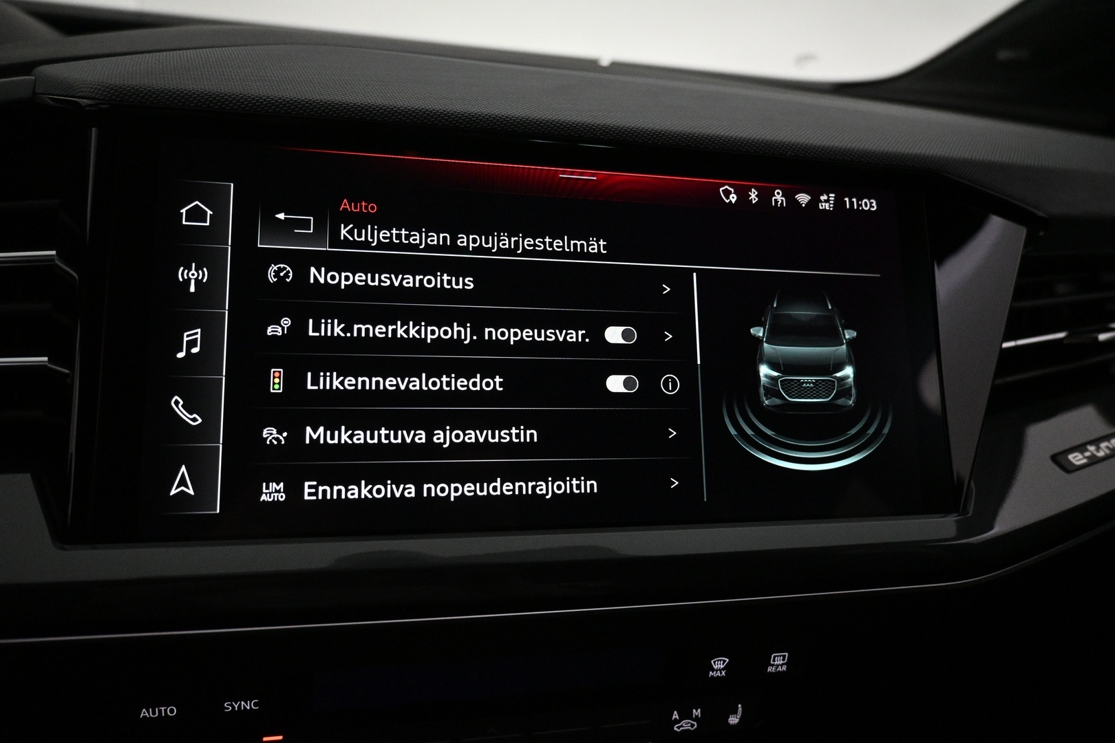 AUDI Q4 e-tron 2025