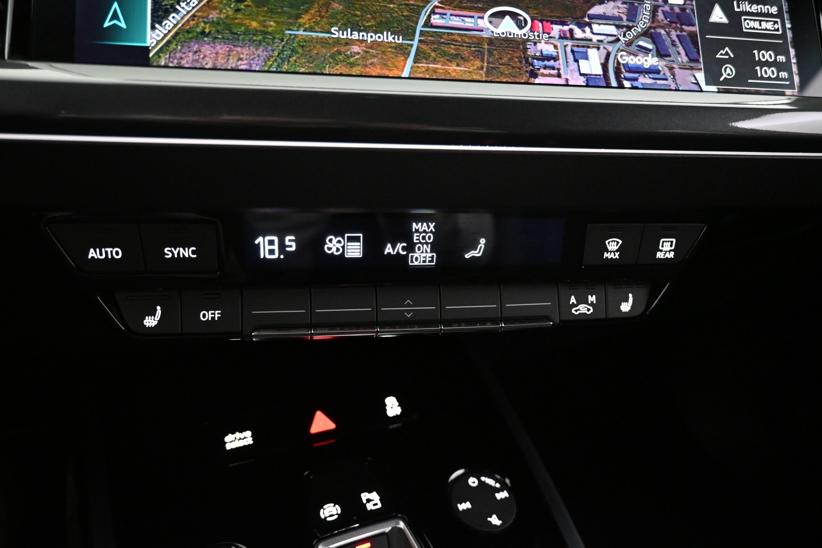 AUDI Q4 e-tron 2025