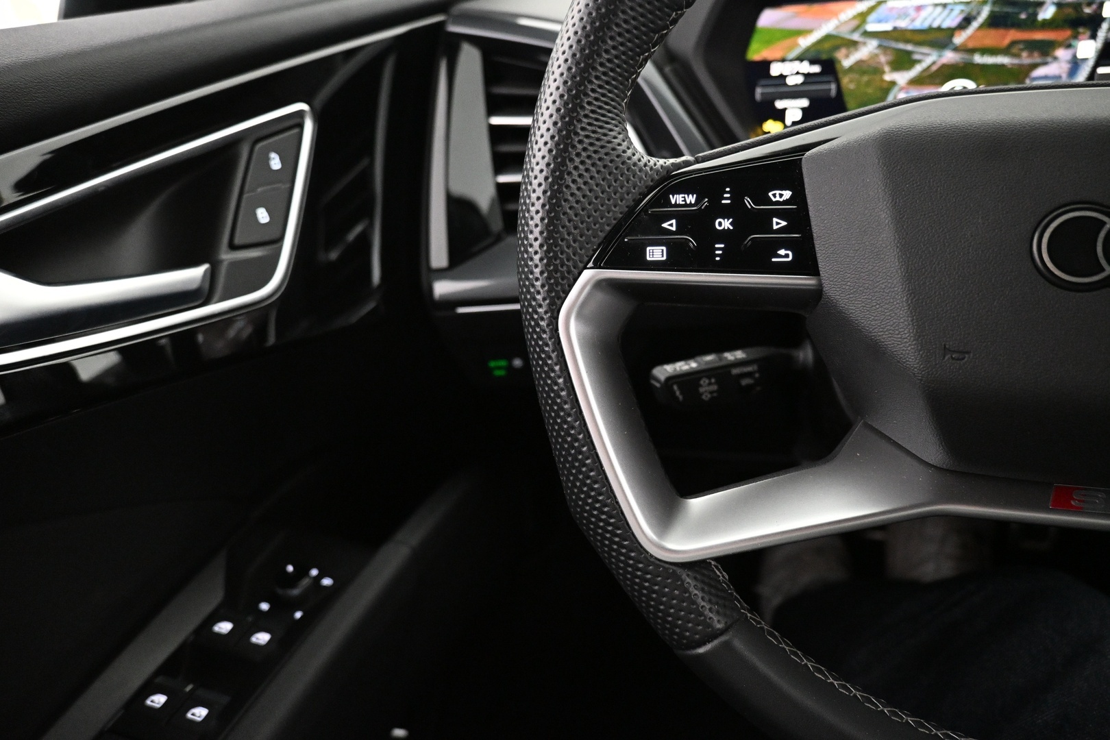 AUDI Q4 e-tron 2025